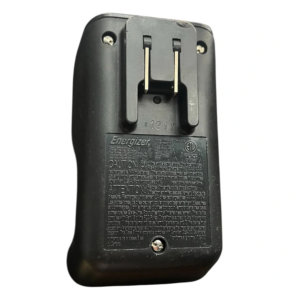Energizer Black Battery Charger for AA/AAA